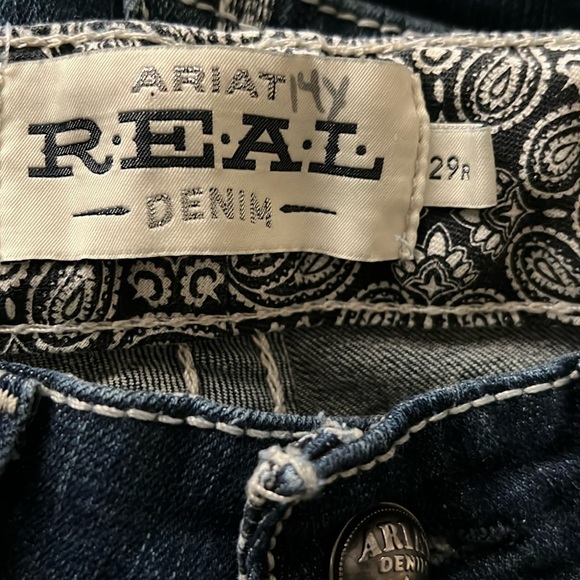 Women’s Ariat mid rise straight 29R - Picture 2 of 3